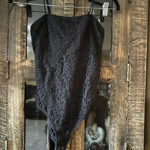 Hollister Bodysuit Solid Black Eyelet. Adjustable straps / Snap Crotch Small